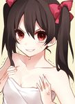  anger_vein bad_id bad_twitter_id bare_shoulders black_hair bow breast_conscious breast_squeeze breasts collarbone grin hair_bow highres looking_at_viewer love_live! love_live!_school_idol_project naked_towel red_eyes sakura_yuki_(clochette) small_breasts smile solo sweatdrop towel trembling upper_body yazawa_nico 
