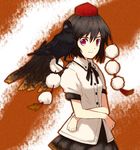  absurdres animal animal_on_shoulder bad_id bad_pixiv_id bird bird_on_shoulder black_hair black_wings crow hat highres looking_at_viewer nanatsume red_eyes shameimaru_aya solo tokin_hat touhou wings 