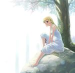  barefoot blonde_hair blue_eyes dress ikeda_jun_(mizutamari) long_hair original sitting sleeveless solo tree 