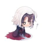  0_0 1girl bangs beni_shake black_cape black_legwear blush cape chibi commentary_request eyebrows_visible_through_hair fate/grand_order fate_(series) full_body gauntlets gradient gradient_cape hair_between_eyes headpiece jeanne_d&#039;arc_(alter)_(fate) jeanne_d&#039;arc_(fate)_(all) leg_hug nose_blush pantyhose red_cape shadow sitting solo translation_request white_background white_hair 