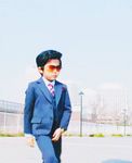  1boy animated animated_gif black_hair formal lowres photo pose solo source_request sunglasses translation_request 