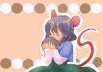  animal animal_ears closed_eyes grey_hair highres kiss mouse mouse_ears mouse_tail nazrin short_hair solo tail touhou yuzumo_(shugre) 