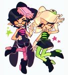  +_+ 2girls aori_(splatoon) cousins green_legwear hotaru_(splatoon) multiple_girls nintendo object_on_head red_legwear simple_background splatoon tentacle_hair yellow_eyes 