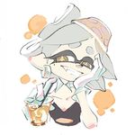  1girl commentary_request detached_collar earrings fangs gloves grin hotaru_(splatoon) iced_tea inoue_seita jewelry object_on_head official_art pointy_ears short_hair silver_hair smile solo splatoon_(series) splatoon_1 symbol-shaped_pupils tea tentacle_hair upper_body white_background white_gloves 