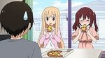  1boy 2girls animated animated_gif doma_taihei doma_umaru ebina_nana himouto!_umaru-chan multiple_girls pizza 