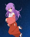  detached_sleeves floating hakama hanyuu higurashi_no_naku_koro_ni horns japanese_clothes miko nemu_(nebusokugimi) purple_eyes purple_hair red_hakama sandals socks solo 