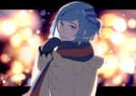  1boy blue_eyes blue_hair blue_scarf blurry blurry_background breath commentary_request eyelashes grusha_(pokemon) hand_up highres jacket long_sleeves looking_at_viewer male_focus mocacoffee_1001 open_mouth pokemon pokemon_sv scarf short_hair signature smile solo striped striped_scarf upper_body yellow_jacket 