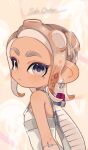  1girl agent_8_(splatoon) bare_shoulders bodysuit brown_hair commentary_request copyright_name dark-skinned_female dark_skin earrings eyelashes gradient_hair grey_eyes grey_hair highres ink_tank_(splatoon) jewelry looking_at_viewer medium_hair multicolored_hair octoling_girl octoling_player_character parted_lips sahata_saba sleeveless sleeveless_bodysuit solo splatoon_(series) splatoon_3 splatoon_3:_side_order tentacle_hair thick_eyebrows two-tone_hair upper_body white_background white_bodysuit 