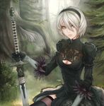  bangs black_dress blonde_hair breasts cleavage cleavage_cutout dress eyelashes gloves grass green_dress green_eyes green_legwear hair_between_eyes hairband highres holding holding_sword holding_weapon juliet_sleeves lips long_sleeves looking_at_viewer medium_breasts mole mole_under_mouth nature nier_(series) nier_automata no_blindfold outdoors planted_sword planted_weapon puffy_sleeves revision short_hair silver_hair sitting solo sword thighhighs tree tree_stump unsomnus weapon yorha_no._2_type_b 