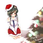  2009 bespectacled christmas_tree detached_sleeves frog glasses green_hair hair_ornament hat kneeling kochiya_sanae long_hair santa_hat simple_background snake solo touhou umi_(umi02) v_arms yellow_eyes 