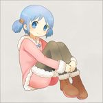  ayu_(mog) black_legwear blue_eyes blue_hair boots hair_cubes hair_ornament looking_at_viewer naganohara_mio nichijou pantyhose short_twintails sitting smile solo twintails 