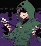  1boy arrow_(projectile) black_gloves brown_hair fingerless_gloves gloves green_jumpsuit hood hood_up impaled jumpsuit kotorai male_focus marumaru_no_shuyaku_wa_wareware_da! purple_background shaded_face short_hair signature solo teeth upper_body zipper_pull_tab zom 