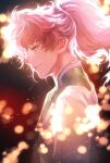  1boy blurry bokeh chaldea_logo closed_mouth coat depth_of_field fate/grand_order fate_(series) from_side highres kin_mokusei long_sleeves looking_afar looking_down male_focus medium_hair pink_hair ponytail profile romani_archaman smile solo upper_body white_coat 