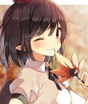  ;3 bad_id bad_twitter_id black_hair black_ribbon black_wings blurry blurry_background blush closed_mouth collar collared_shirt eyebrows eyebrows_visible_through_hair hat holding leaf_fan looking_at_viewer pointy_ears puffy_short_sleeves puffy_sleeves red_eyes red_hat ribbon shameimaru_aya shinoba shirt short_hair short_sleeves smile solo tareme tokin_hat touhou upper_body white_shirt wings 