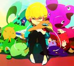  adelie_(space_dandy) blonde_hair blush cameo hair_bun hakurei_reimu highres nekochu_(masamura38b) short_hair solo space_dandy stuffed_animal stuffed_bird stuffed_toy touhou yellow_eyes yukkuri_shiteitte_ne 