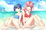  barefoot beach bikini blue_bikini blue_eyes blue_hair blue_sky bow breasts cleavage cloud collarbone darling_in_the_franxx day feet front-tie_bikini front-tie_top fu_xiao full_body green_eyes hair_ornament hairband hairclip highres horns ichigo_(darling_in_the_franxx) lens_flare long_hair looking_at_viewer medium_breasts multiple_girls ocean outdoors pink_hair red_bikini red_bow shiny shiny_hair short_hair sitting sky smile swimsuit very_long_hair white_hairband zero_two_(darling_in_the_franxx) 