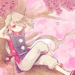  arms_behind_head cherry_blossoms crossed_legs hair_over_one_eye ima-no-tsurugi in_tree japanese_clothes kurosuke_(hipparu) male_focus petals red_eyes smile solo touken_ranbu tree white_hair 