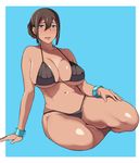  bikini black_bikini blue_background bracelet breasts brown_hair dark_skin fang hai_ookami highres jewelry large_breasts looking_at_viewer mature mole mole_under_eye navel short_hair solo swimsuit thighs tied_hair 