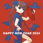  1girl 2024 blue_eyes braid brown_hair china_dress chinese_clothes dress eyeshadow flower folding_fan from_side grin hair_flower hair_ornament hand_fan hand_on_own_hip happy_new_year holding holding_fan lipstick long_hair looking_at_viewer makeup mole mole_under_mouth nail_polish new_year original red_background short_sleeves side_slit smile solo standing standing_on_one_leg torimomu twin_braids very_long_hair 