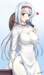  alternate_costume artist_name belly_peek blue_background breasts brown_eyes commentary_request dress eyebrows eyebrows_visible_through_hair fan folding_fan hair_between_eyes hat hat_around_neck headband heart highres kantai_collection large_breasts leaning_back long_hair looking_at_viewer shoukaku_(kantai_collection) silver_hair simple_background smile solo the-sinner vietnamese_dress white_dress 