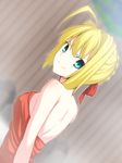  ahoge bare_shoulders blonde_hair fate/extra fate_(series) fence green_eyes looking_at_viewer looking_back naked_towel nero_claudius_(fate) nero_claudius_(fate)_(all) onsen shoulder_blades skylader smile solo towel wooden_fence 
