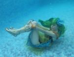  air_bubbles bubbles cosplay final_fantasy final_fantasy_iv green_hair photo rydia summoner underwater 