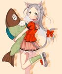 animal_ears bow cat_ears cat_tail chino_ukana fish_pillow green_eyes green_legwear looking_at_viewer looking_back original shoe_bow shoes silver_hair skirt socks solo standing standing_on_one_leg tail 