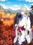  autumn_leaves black_wings blue_sky cloud daitengu day fan grey_eyes highres looking_at_viewer male_focus onmyoji outdoors paper_fan silver_hair sky solo standing uchiwa wide_sleeves wings yakumo_ling 