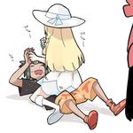  2girls beanie black_shirt blonde_hair bottle braid commentary dress hat hau_(pokemon) kneehighs lillie_(pokemon) long_hair mizuki_(pokemon) multiple_girls pokemon pokemon_(game) pokemon_sm shiroshi_(denpa_eshidan) shirt simple_background spray_bottle spraying sun_hat sundress t-shirt twin_braids white_background white_dress white_hat white_legwear 