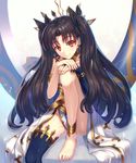  anklet bare_shoulders barefoot black_hair convenient_leg earrings fate/grand_order fate_(series) heavenly_boat_maanna highres ishtar_(fate/grand_order) jewelry kaina_(tsubasakuronikuru) long_hair long_legs looking_at_viewer red_eyes single_thighhigh smile solo thighhighs two_side_up 