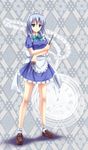  apron blue_hair bow braid brown_eyes full_body green_bow hair_bow holding holding_knife izayoi_sakuya knife knives_between_fingers long_hair maid socks solo touhou white_apron white_legwear zi_se 