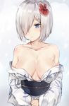  bare_shoulders blue_eyes breasts collarbone flower gradient gradient_background hair_flower hair_ornament hair_over_one_eye hairclip hamakaze_(kantai_collection) highres japanese_clothes kantai_collection kimono kyouki large_breasts off_shoulder sash short_hair silver_hair solo 