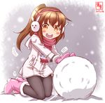  :d alternate_costume blush boots brown_eyes brown_hair coat dated earmuffs fumizuki_(kantai_collection) highres kanon_(kurogane_knights) kantai_collection kneeling long_hair mittens open_mouth pantyhose pink_footwear ponytail scarf sketch smile snow snow_boots snowing snowman solo winter_clothes winter_coat 