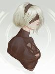  black_hairband black_shirt blindfold breasts cleavage_cutout closed_mouth commentary cropped_torso from_side grey_background hairband highres medium_breasts nier_(series) nier_automata nose profile puffy_short_sleeves puffy_sleeves raikoart shirt short_hair short_sleeves signature silver_hair solo turtleneck yorha_no._2_type_b 