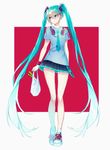  1girl aqua_eyes aqua_hair arm_behind_back bangle bracelet carrying_bag hatsune_miku highres jewelry long_hair nail_polish shirt shoes simple_background skirt solo spring_onion t-shirt twintails very_long_hair vocaloid white_legwear 