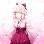  absurdres akino_sora arms_at_sides artist_name bangs black_bow blonde_hair blurry bow breasts c: cherry_blossoms closed_mouth depth_of_field eyebrows_visible_through_hair fate_(series) hair_between_eyes hair_bow hakama half_updo highres japanese_clothes koha-ace large_breasts looking_at_viewer okita_souji_(fate) okita_souji_(fate)_(all) petals pleated_skirt purple_skirt short_hair signature skirt smile solo wide_sleeves yellow_eyes 