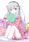  aqua_eyes bangs blush bow closed_mouth comet-kun eromanga_sensei eyebrows_visible_through_hair frills grey_hair hair_bow headphones highres hoshikuzu_witch_meruru izumi_sagiri knees_up legs_together light_frown long_hair long_sleeves looking_at_viewer object_hug pajamas silver_hair solo stuffed_animal stuffed_bunny stuffed_duck stuffed_octopus stuffed_toy tantan_men_(dragon) thighs 