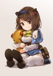  bangs banned_artist bow brown_eyes brown_hair draph granblue_fantasy hair_bobbles hair_ornament hairband horn_ornament horns loafers object_hug paseri pouch shoes short_hair sitting solo stuffed_animal stuffed_toy swept_bangs thighhighs white_legwear yaia_(granblue_fantasy) 