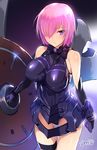  armor bare_shoulders breasts closed_mouth elbow_gloves eyebrows_visible_through_hair fate/grand_order fate_(series) gloves hair_over_one_eye highres holding_shield large_breasts mash_kyrielight onodera_(einsatz) pink_hair purple_eyes shield shiny shiny_clothes solo standing thighhighs 