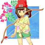  &gt;:( arrow artist_name bangs bare_arms beanie black_eyes black_hair bow_(weapon) closed_mouth collarbone cowboy_shot floral_print flower frown green_shorts hat hibiscus holding holding_bow_(weapon) holding_weapon leaf moon_(pokemon) outline poke_ball_theme pokemon pokemon_special red_hat shirt short_hair short_sleeves shorts solo standing sugawalaya swept_bangs tied_shirt v-shaped_eyebrows weapon yellow_shirt 