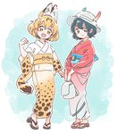  :d adapted_costume alternate_costume animal_ears bag blonde_hair bow commentary feathers full_body geta green_eyes green_hair hat_feather japanese_clothes kaban_(kemono_friends) kemono_friends kimono looking_at_viewer mitsumoto_jouji multiple_girls obi open_mouth paw_pose print_kimono pun sash serval_(kemono_friends) serval_ears serval_print serval_tail short_hair smile tail yellow_eyes yukata 