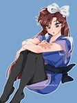  arm_rest black_legwear blue_background blunt_ends bow brown_hair commentary_request crossed_arms deary_me green_eyes hair_bow highres japanese_clothes kimono knees_up kuonji_ukyou long_hair looking_at_viewer no_shoes pantyhose ranma_1/2 simple_background sitting solo tasuki tsurime twitter_username white_bow yukata 