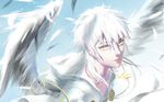  angel_wings blue_background blue_sky closed_mouth commentary_request day feathered_wings highres hood hoodie looking_at_viewer looking_to_the_side male_focus qidai sky smile solo touken_ranbu tsurumaru_kuninaga white_hair white_hoodie white_wings wings yellow_eyes 