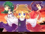  frog frog_hair_ornament from_side gradient_eyes hair_ornament iris_anemone kochiya_sanae looking_at_viewer moriya_suwako mountain_of_faith multicolored multicolored_eyes multiple_girls open_mouth outstretched_arms pyonta scowl sky sunset touhou yasaka_kanako 