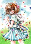  brown_hair cardcaptor_sakura casual green_eyes hood hoodie kinomoto_sakura looking_back petals seiga_mitsuki short_hair solo 