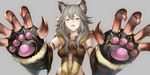  animal_ears breasts claw_(weapon) claws collar erune fang granblue_fantasy grey_background hair_between_eyes long_hair looking_at_viewer medium_breasts open_mouth red_eyes sen_(granblue_fantasy) silver_hair simple_background sola_(solo0730) solo weapon 