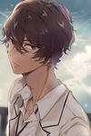  arjuna_(fate/grand_order) blue_sky blurry blurry_background brown_eyes brown_hair closed_mouth collared_shirt commentary_request day depth_of_field eyebrows_visible_through_hair fate/grand_order fate_(series) glasses hair_between_eyes highres male_focus nanakagura shirt sky slit_pupils smile solo white_shirt wing_collar 