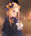  abigail_williams_(fate/grand_order) bangs black_bow black_hat blonde_hair blue_eyes blurry blurry_background bow closed_mouth commentary_request cup depth_of_field fate/grand_order fate_(series) forehead frilled_sleeves frills from_side hair_bow hana_mori hat highres holding holding_cup light_particles long_hair looking_down orange_bow parted_bangs polka_dot polka_dot_bow shiny shiny_hair solo steam upper_body 