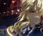  1girl artoria_caster_(fate) artoria_caster_(second_ascension)_(fate) artoria_pendragon_(fate) black_gloves blonde_hair blood blood_on_face city cloak closed_mouth fate/grand_order fate_(series) gloves green_eyes highres long_hair night night_sky nigiri one_eye_closed sky 