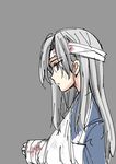  alternate_costume bandaged_arm bandaged_head bandages blood bloody_bandages camouflage commentary dirty_face empty_eyes eyebrows_visible_through_hair from_side green_eyes grey_background grey_eyes grey_hair hair_down half-closed_eyes highres injury japanese_clothes kantai_collection kimono long_hair looking_to_the_side multicolored_hair purple_kimono sanpachishiki_(gyokusai-jima) simple_background solo two-tone_hair upper_body white_hair zuikaku_(kantai_collection) 